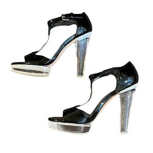 Stuart Weitzman Beige Patent T Strap Sandals Size 7.5 . Used once .